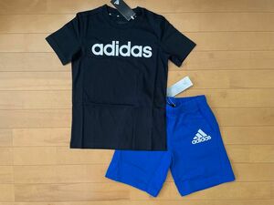 新品★adidasアディダス★140★快適!!半袖Ｔシャツ(ブラック 黒)・パフプリントロゴ!スウェットパンツ(ブルー 青)★上下