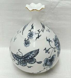台湾優秀工芸品　鶯歌陶瓷　陶印あり　蝶・祝福紋蓮口花瓶　飾り壺　未使用品