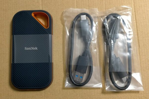 SanDisk SSD 外付けSSD 2TB USB3.2Gen2 読出最大2000MB/秒 SDSSDE81-2T00