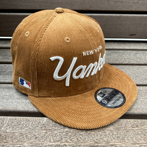 USA正規品 Newera ニューエラ MLB ニューヨーク ヤンキース NY Yankees コーデュロイ スナップバックキャップ 9FIFTY サイズ調節可能