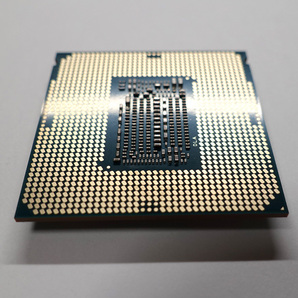 【送料無料】Intel Core i7-9700K プロセッサー 3.6GHz CPUの画像3