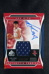 Yao Ming 2004-05 SP Game Used Authentic Fabrics Autographs #085/100