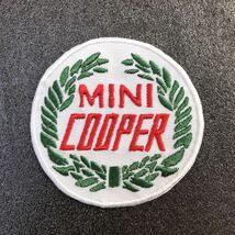 MINI COOPER モールエンブレムロゴ アイロンワッペン パッチ 白地円 - 旧車 ミニ クーパー 検品済輸入品/定形郵便送料無料 sonntagpatches_画像2