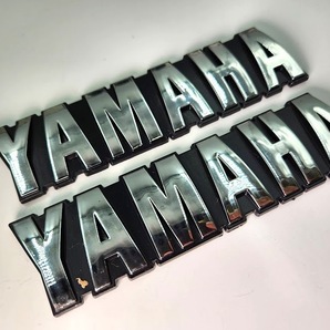 YAMAHA タンクエンブレム 2枚セット シルバー 検/ XJ400 XJ400D XJ550 RZ250 RZ350 SR400 旧車 貴重 カスタム マーシャル シビエ CIBIEの画像2