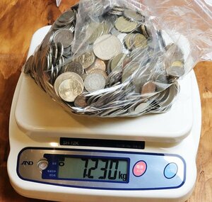 y_1) Philippines coin coin approximately 7.2kg Philippine coin 0 together 0 large amount 