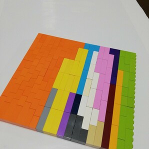 レゴ　基本ブロック　143個　パステルカラー　(オレンジ、黄、黄緑、ピンク、紫、水色、茶、白、グレー等)　縦20列　横22ポッチ　