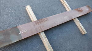 ☆大人気!!! ☆　ウォールナット　(厚30ｍｍ,幅約220ｍｍ,長さ約2450mm)　人乾材　DIY 板 板材 一枚板 木材 木 端材　材木　15番