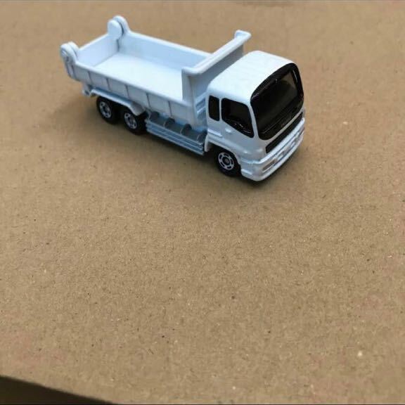 最終価格】トミカ改造 いすゞ ギガ デコトラ 重機輸送車