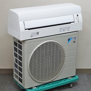 DAIKIN【AJT22VCS-W】ダイキン ストリーマ空気清浄 フィルター自動掃除機能 ルームエアコン おもに6畳用 2018年製 中古品