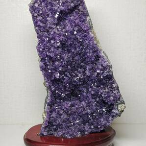 【 紫水晶 】1.8kg アメジスト クォーツ 水晶 原石 鑑賞石 自然石 天然石 水石 鉱物 鉱石 インテリア 置物 