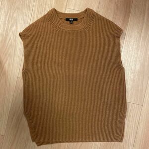 美品　UNIQLO ニットベスト　ベージュ