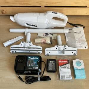 makita Makita rechargeable cleaner CL107FD charger DC10SA attaching 10.8V battery paper pack...... nozzle. round brush [ used beautiful goods ]