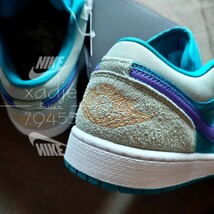 新品 正規品 NIKE ナイキ AIR JORDAN 1 LOW SE エアジョーダン 1 ロー 水色 紫 白 ロゴ 金 刺繍 28cm US10 箱無し_画像7