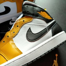 新品 正規品 NIKE ナイキ AIR JORDAN 1 MID エアジョーダン 1 ミッド 黒 ブラック 黄 イエロー 白 ホワイト 28cm US10 箱付き_画像2