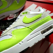 新品 正規品 NIKE ナイキ AIR MAX1 エアマックス1 白 ホワイト ボルト 蛍光 黄色 WMNS 27.5cm (実質26.5~27cm) US10.5 箱付き_画像2