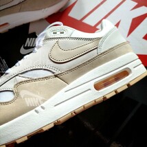 新品 正規品 NIKE ナイキ AIR MAX1 PRM エアマックス1 プレミアム 白 ホワイト ベージュ 本皮 WMNS 27.5cm (実質26.5~27cm) US10.5 箱付き_画像2