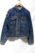 ＠激しい色落ち 蜂の巣 雰囲気抜群 パッチ付き Levi's70505 BiG E トラッカー ジャケットj436 ビンテージ アメリカ古着 US古着_画像1