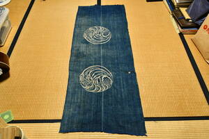 古布　筒描き2幅　丸紋２柄　海老文　浅葱色　アート　枯れ藍　キズあり　リメイク　創作材料　手織り木綿