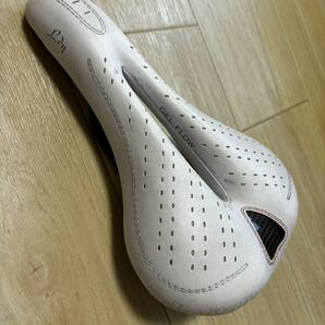 selle Italia LADY GEL FLOW サドル 白の画像1