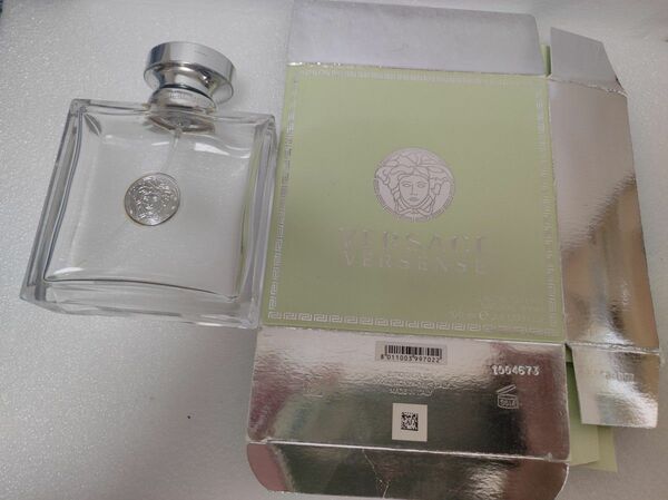 【ジャンク品】【残量無し、化粧箱折り畳み済】VERSACE（ヴェルサーチ）ヴェルサーチヴェルセンス オーデトワレスプレー100mL