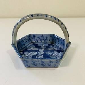  old house old Imari hexagon plate keep hand attaching . volume seal blue and white ceramics angle plate diameter 12cm height 8cm antique antique old fine art that time thing 