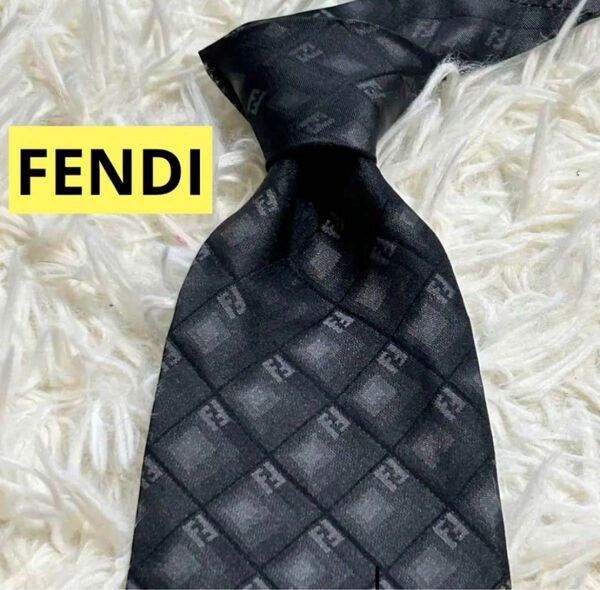 【FENDI】フェンディ ネクタイ ズッカ柄 ロゴグラム FFロゴ　フォーマル　ビジネスマン　卒業式　入学式　セレモニー　シルク