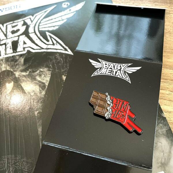 ミニポスターおまけ付き 新品未開封品 BABYMETAL ランダムピンズ ピンバッジ バッチ ギミチョコ MOMOMETAL生誕祭 LEGEND-MM ベビーメタル