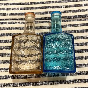 日本酒・スクエアボトル2本セット・ピンク＆ブルー・ガラス・デキャンタ ・インテリア・花瓶