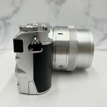 ◎【売り切り】Nikonニコン Nikon1 J5 ミラーレス一眼カメラ レンズセット 10-30mm 18.5mm シャッター数2947 バッテリー二つ付属_画像5