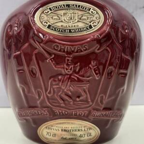 〇ROYAL SALUTE ロイヤル サルート 21年 スコッチウイスキー 赤 陶器ボトル 巾着・元箱付き 未開栓 古酒〇の画像4