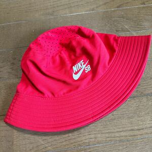 NIKE SB DRI-FIT 脳天通気性抜群の赤ハットused美品