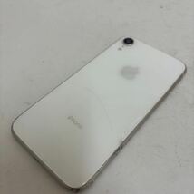 割れ有り Apple iPhone XR 64GB ホワイト MT032J/A 〇判定 バッテリー80％ ソフトバンク アップル _画像2