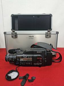再M-6259 【同梱不可】980円～ 現状品　SONY/ソニー　Video8　ビデオカメラ　CCD-V700　ビデオカメラレコーダーシステム　LCH-V8902　