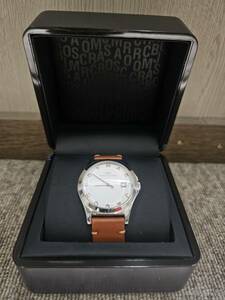 M-6292 【同梱不可】980円～ 中古品　MARC BY MARC JACOBS/マークジェイコブス　ホワイト文字盤　クォーツ　メンズ　腕時計　ケース付き