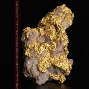4.12gの小さな石英が混じる雰囲気の良い自然金・ゴールドナゲット《商品番号G0320》