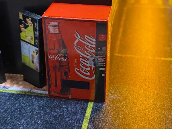 1/64スケール　コーラレトロタイプ　自動販売機　自販機　ジオラマ　フィギュア