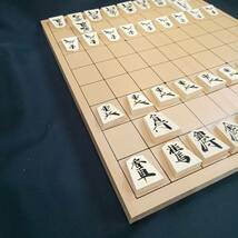 ◎将棋道具◎将棋盤・将棋駒セット 天童彫師・山峯作 漆書つげ駒 / 折り畳み将棋盤 即発送_画像5