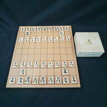 ◎将棋道具◎将棋盤・将棋駒セット 天童彫師・山峯作 漆書つげ駒 / 折り畳み将棋盤 即発送_画像1