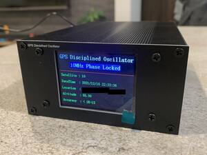 【送料込】新型 GPSDO 4出力 メーカー製モジュール使用 カラーLCD (OCXO GPS同期発振器 標準クロック/基準発振器)