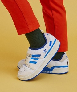 「adidas」 スリッポン 22.5cm ホワイト×ブルー メンズ