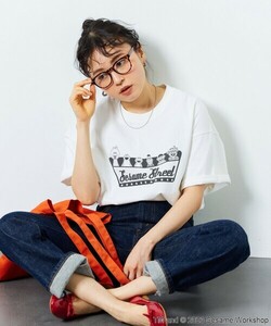 「FREAK'S STORE」 半袖Tシャツ「sesame streetコラボ」 ONE SIZE オフホワイト レディース