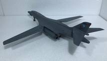 ■完成品 1/144 アメリカ空軍 ロックウェル B-1B ランサー 可変翼超音速戦略爆撃機_画像6