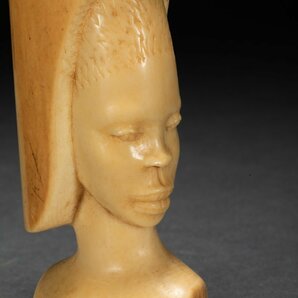 【善古堂】某有名オークション買入 時代物 特種白材 アフリカ人一本彫り物 豪華芯料使用 骨董品 古美術FK4-41S25 の画像6
