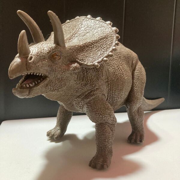 トリケラトプス ソフビ ソフビ人形 怪獣 恐竜 フィギュア ヴィンテージ おもちゃ プレゼントに オススメ 誕生日 子ども