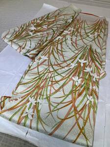 小紋　正絹　カラフル　草葉　花　華　薄緑色地　着物　和服　和装　着物コーデ　リメイク　衣装　百貨店　高級