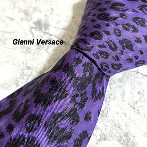 1円　激レア Gianni Versace ジャンニヴェルサーチ　ブランドネクタイ シルク100％ 入手困難　絹　レオパード柄　アニマル柄　紫　白　黒