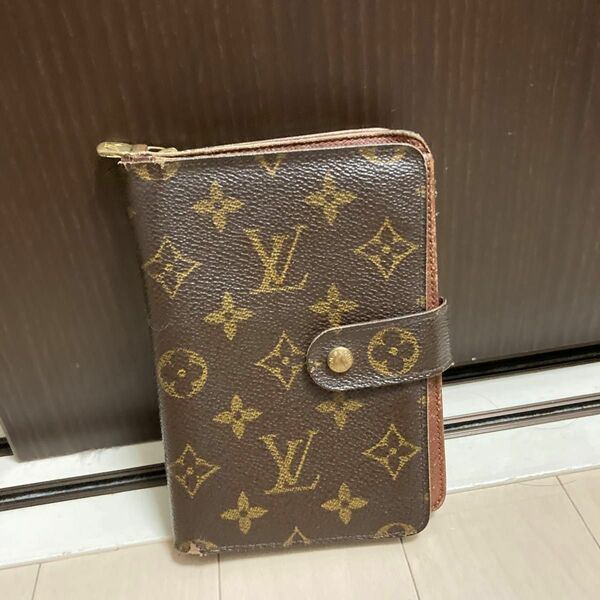 LOUIS VUITTON ルイヴィトン モノグラム 財布 二つ折り財布 ポルトパピエジップ レディース メンズ 小物 おしゃれ