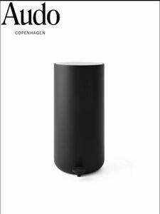 美品 Audo Copenhagen ペダルビン 20L ゴミ箱 ペダル式 ごみ箱 蓋付き 筒形 ゴミ箱 ペダル式 ふた付き ステンレス モノトーン MENU