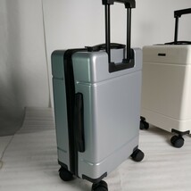 ス81　Sサイズ　シルバー　スーツケース　キャリーケース　在庫処分_画像3
