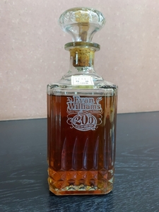 Evan Williams エヴァン ウィリアムズ 200周年記念 デキャンタ バーボン ウイスキー　　個人出品です。